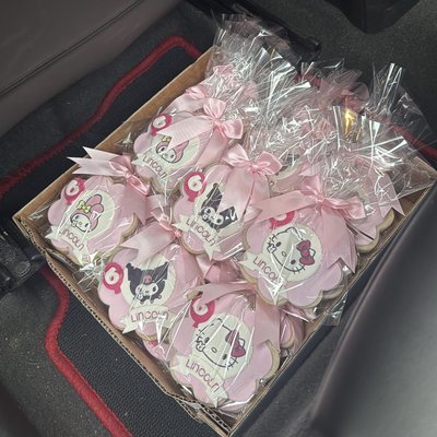Individually wrapped treat favors 
