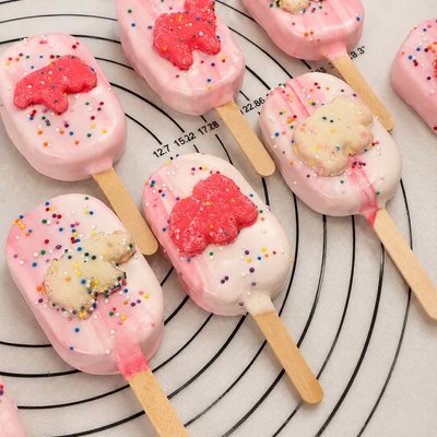 Cakesicles