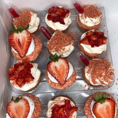 Strawberry Crunch Cupcakes (Dozen)