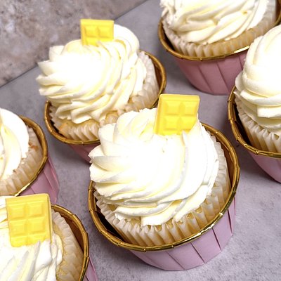 Pineapple Crush Cupcakes