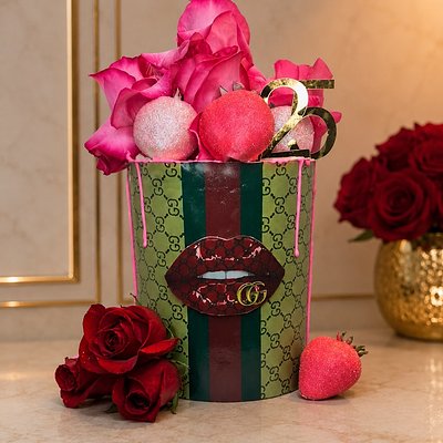 Custom Cakes 