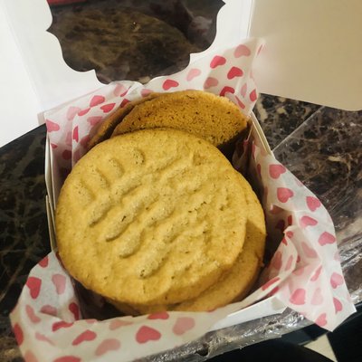 Cookie Lady’s Peanut Butter Cookie Dz