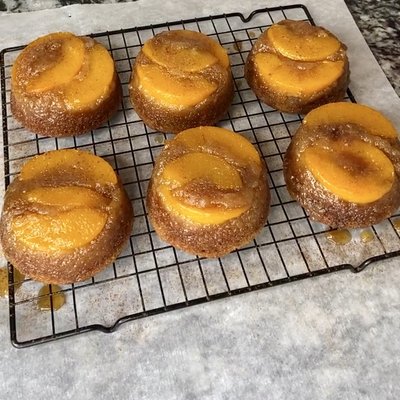 Peach Cobbler Cupcakes 