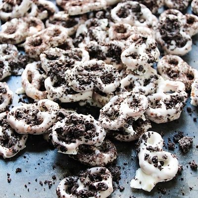 Kookies & Kream Pretzels