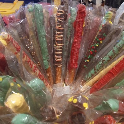Chocolate Covered Pretzel Rods 