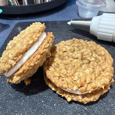 Oatmeal Cream Pies Half Dozen 