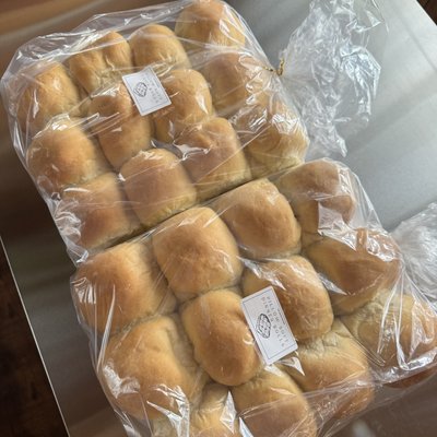 1 Dozen Large Pillow Soft Dinner Rolls