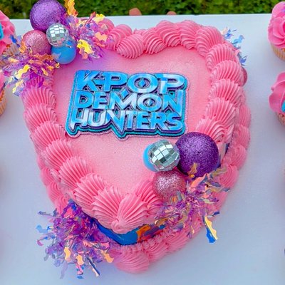 8 Inch Heart Cake OR Circle Cake