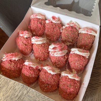  Cheesecake Stuffed Berries 