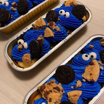 Individual  Customized Mini Cakes