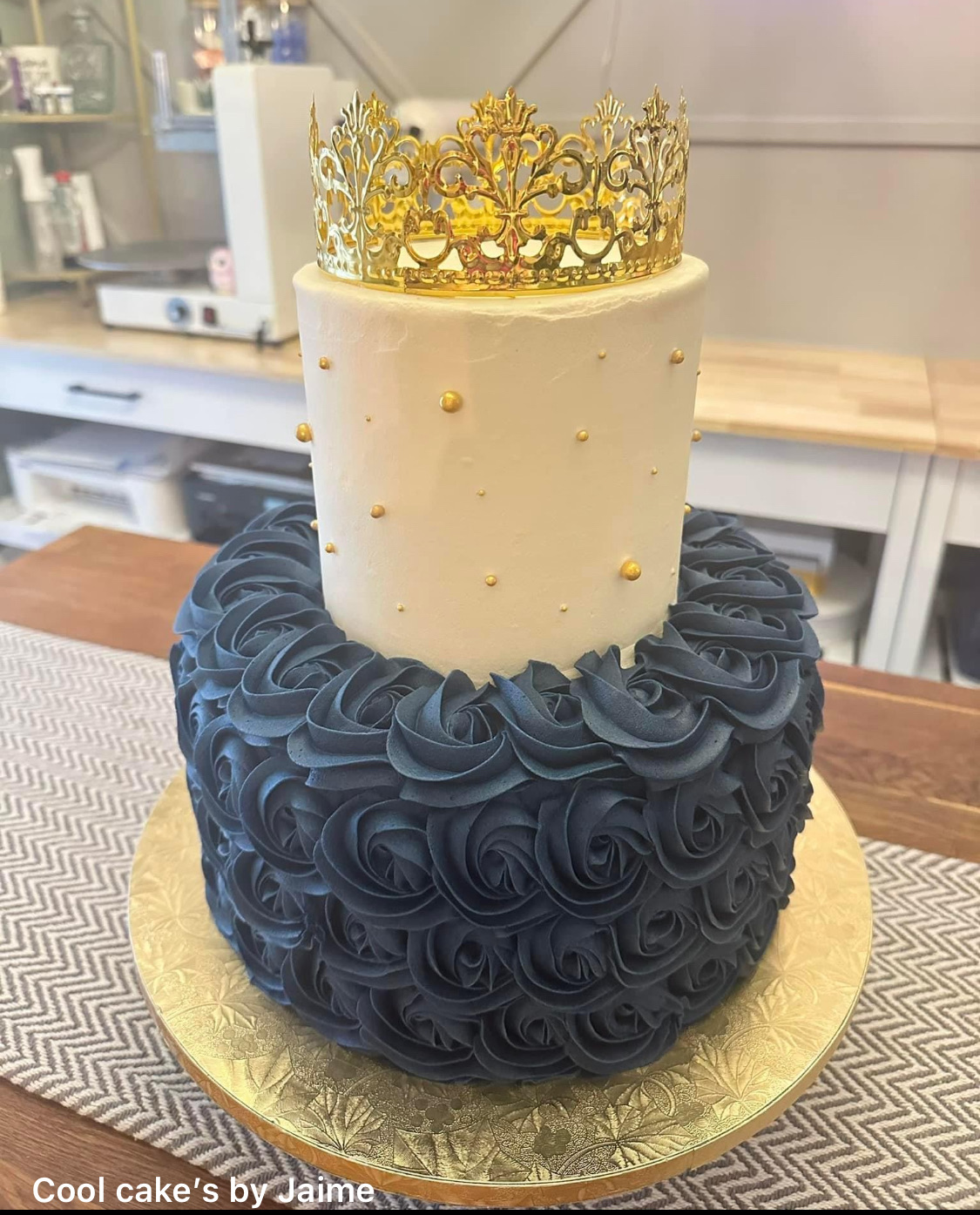 2 Tier 8” Top Tier, 10” Bottom Tier Serves 45-50