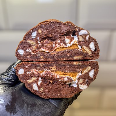 Mega - Chocolate Golden S’moreo 🍫🤍