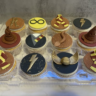 Fondant Decorated Cupcakes