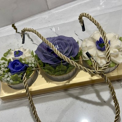 Three Cupcake “Window Box”