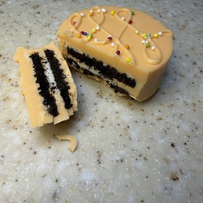Simple Dipped Oreo Pucks 1/2 Dozen