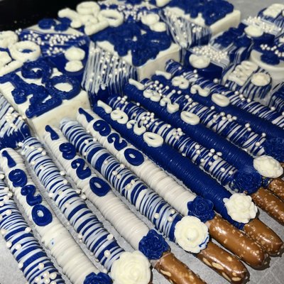 Deluxe Cake & Treats