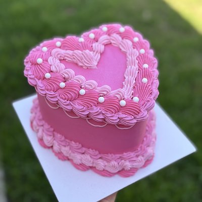 6” Heart Cake - Serves 8-14