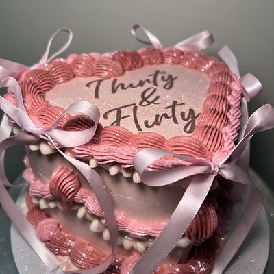 6” Heart Cake 2 Layer (8-12 Servings) 
