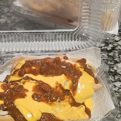 Hot Dog Chili N Cheese