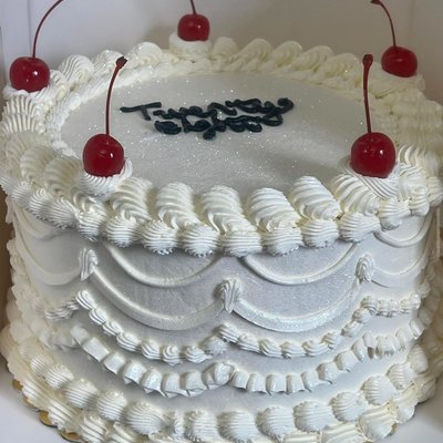 Customized Cake 8”