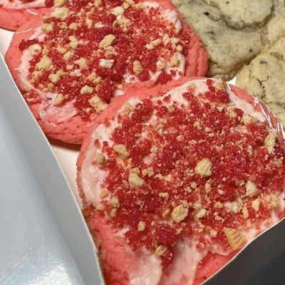 Strawberry Crunch Cookies