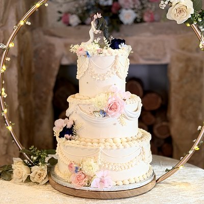 Wedding Cakes (Minimum 30 Servings)