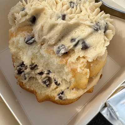 Cookie Dough 🍪 Vanilla Mini Bundts