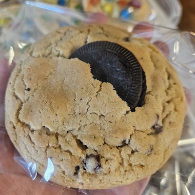 Oreo Stuffed Cookies, around 3oz each, dozen 