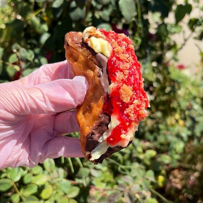 Strawberry Crunch - Waffle Taco