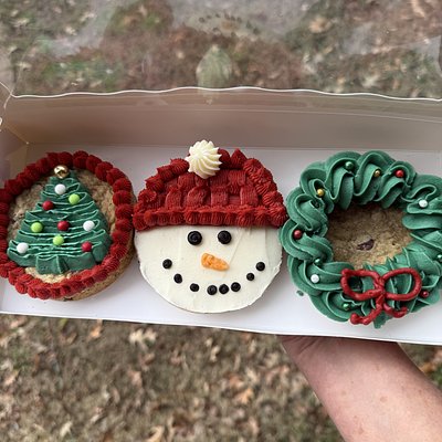 Holiday 4in Cookie Cake 3 Pack. 