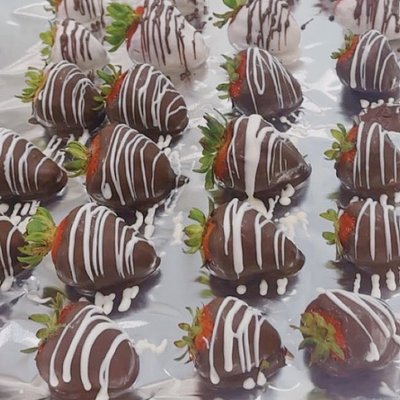 6 Chocolate Covered Strawberries 