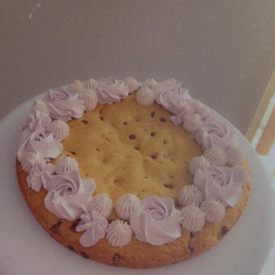 Chocolate Chip 8” Cookie Cake 1-layer