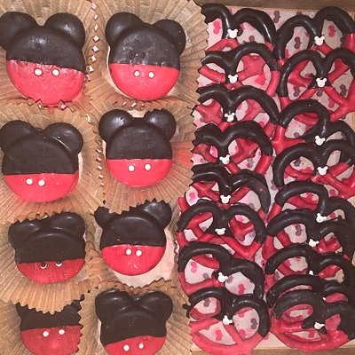 Mickey Mouse Oreos & Pretzels 