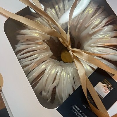 Vanilla (Mile High) Pound Cake 
