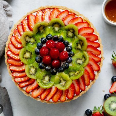 Fruit Tart - 10" Shortbread Crust, Pastry Cream And Fresh Fruit 