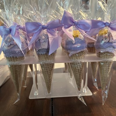 Cake Pop Cones 