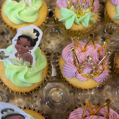 Theme/Decorated Cupcakes By The Dozen