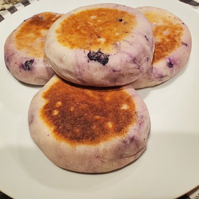 Sourdough Blueberry English Muffins (7)