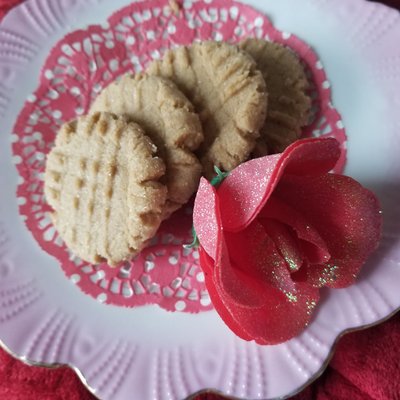 PEANUT BUTTER COOKIES 