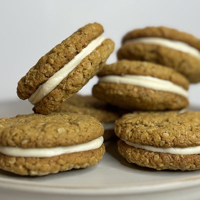 Oatmeal cream pies