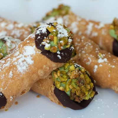 Cannolis Italian Cookies Box of 6 Pistachio 