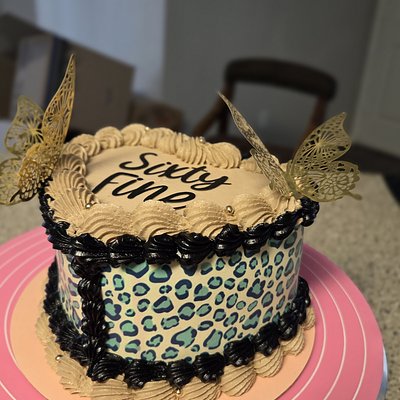 Heart Shaped Cheetah Print (6"2 Layer) 