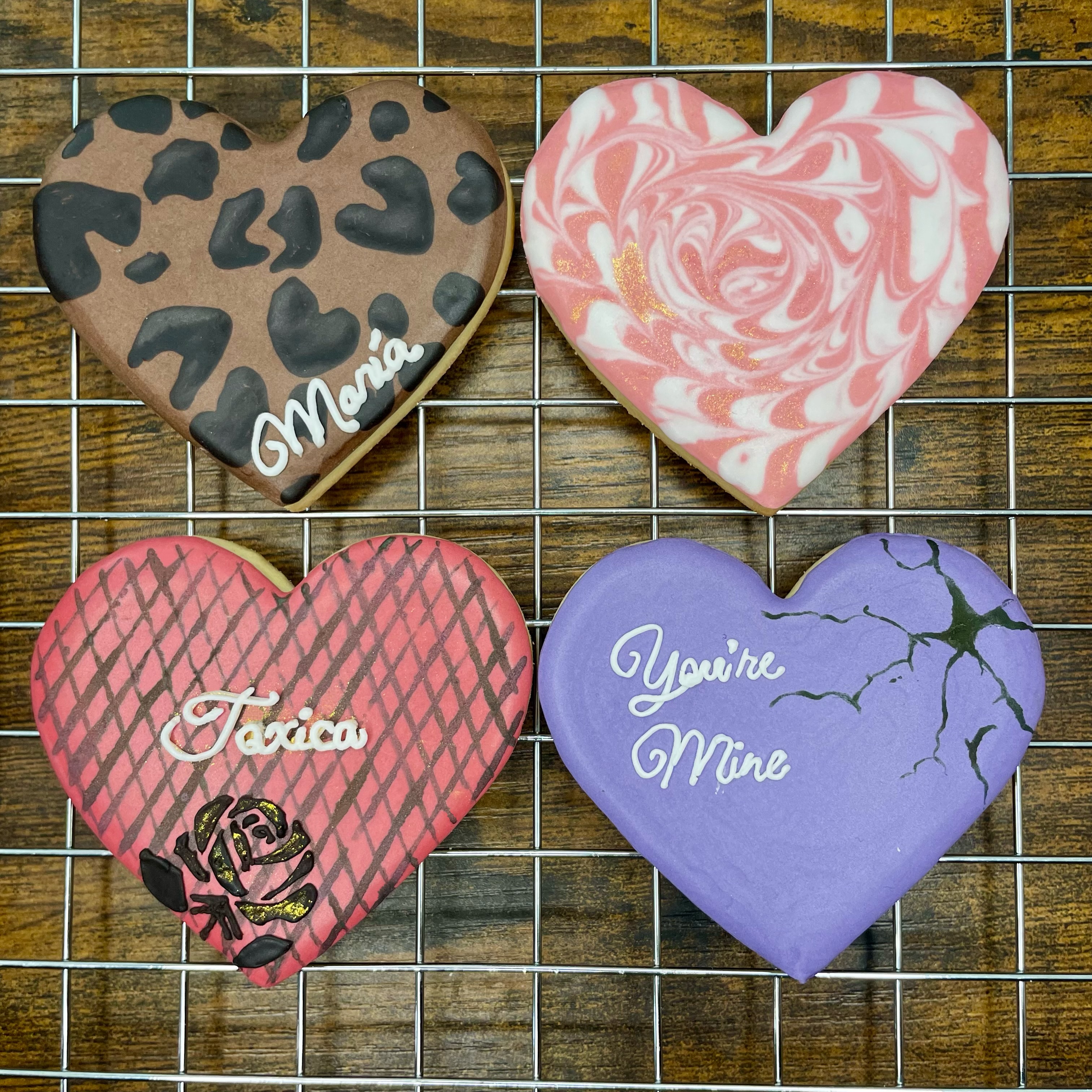 Valentine’s Set 2: Manía — love that consumes