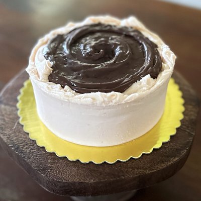 Toppings: (selection option available after cake size is picked)