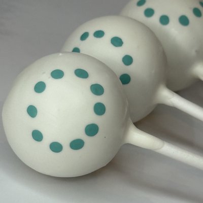 Traditional Sphere Cake Pops 