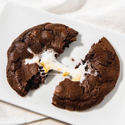 Double Chocolate & Marshmallow Cookie 