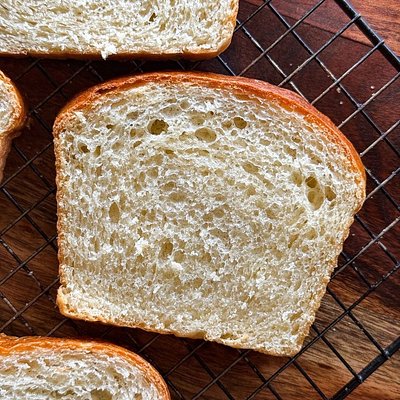 Soft white sandwich bread