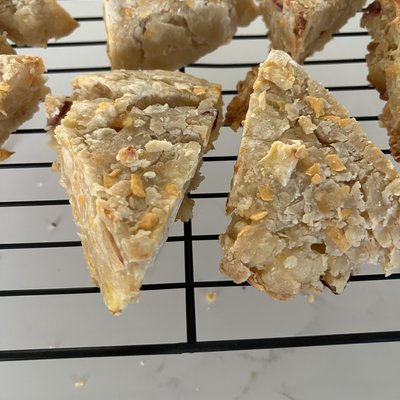 Apple Cheddar Scone 4 Pack