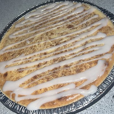 Cinnamon Roll Cheesecake 9”