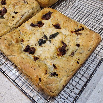 *Focaccia Bread - Sundried Tomato & Basil (vegan)